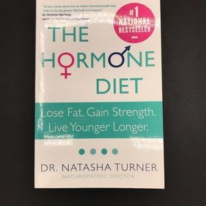🌸2/$25🌸 The hormone book! Such a great tool